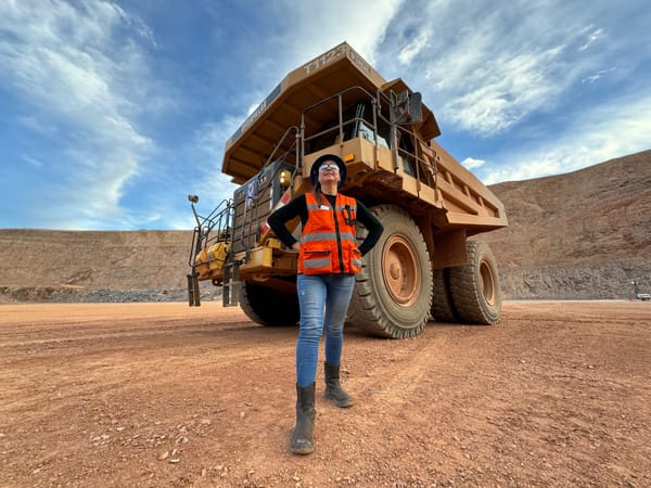 Sube 84% presencia femenina en minería.