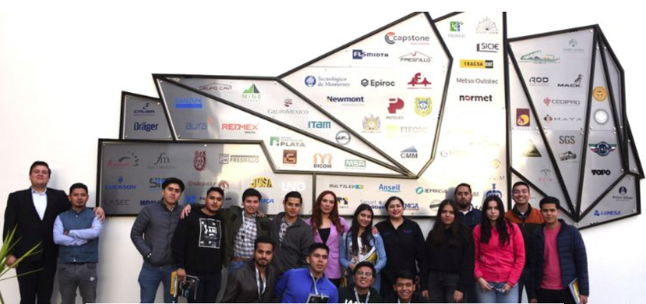 Presenta Datamine programa Academy México a estudiantes de la La Salle Laguna