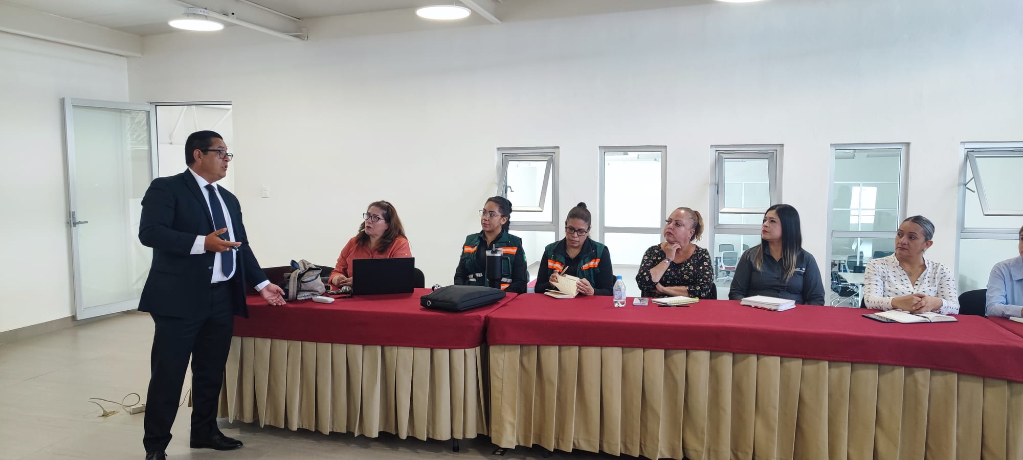 El Comité de Mujeres Empresarias realiza curso de CFDI 4.0 en Clusmin