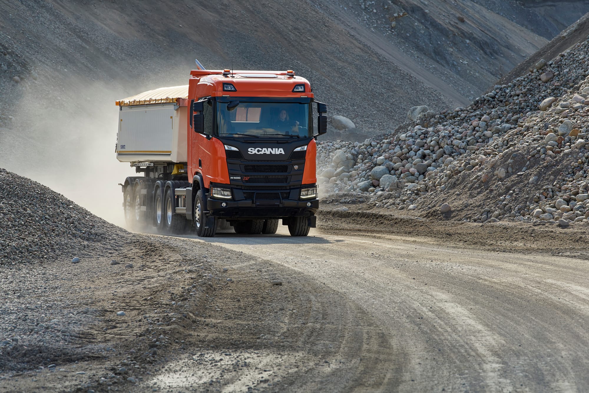 Minería, construcción y automotriz, sectores más beneficiados con camiones especializados