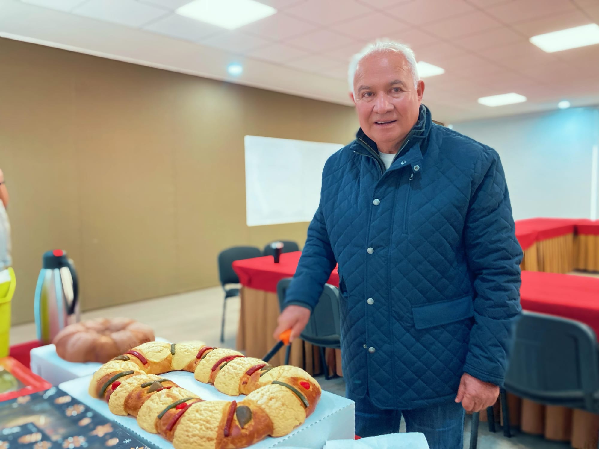 El Edificio Clusmin Retoma Actividades con Rosca de Reyes