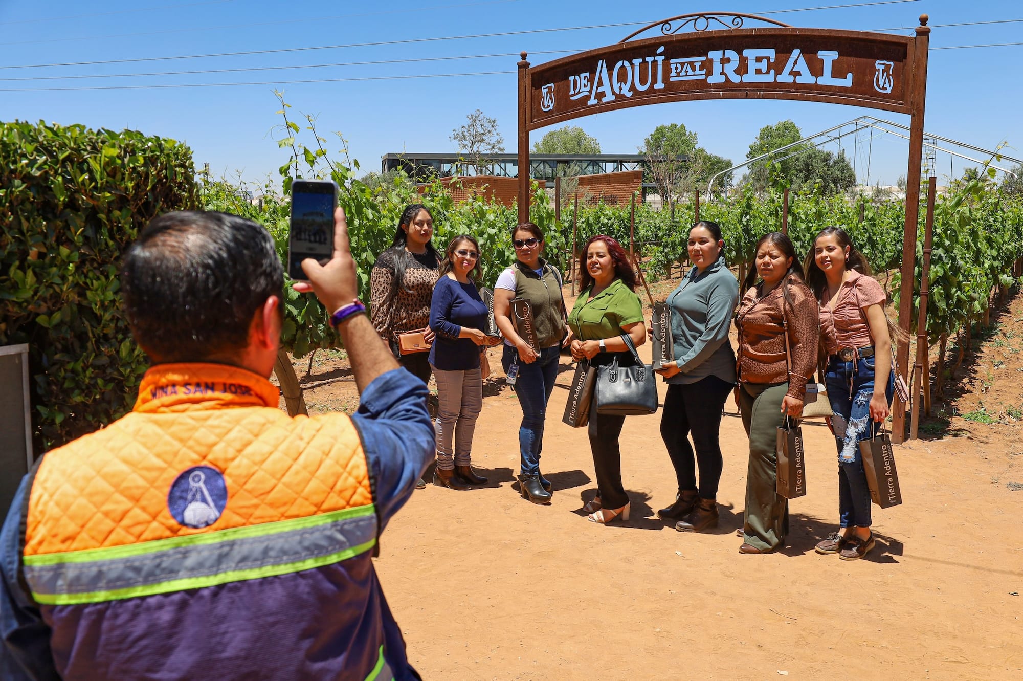 Celebra Arian Silver a las mamás en los Viñedos Tierra Adentro