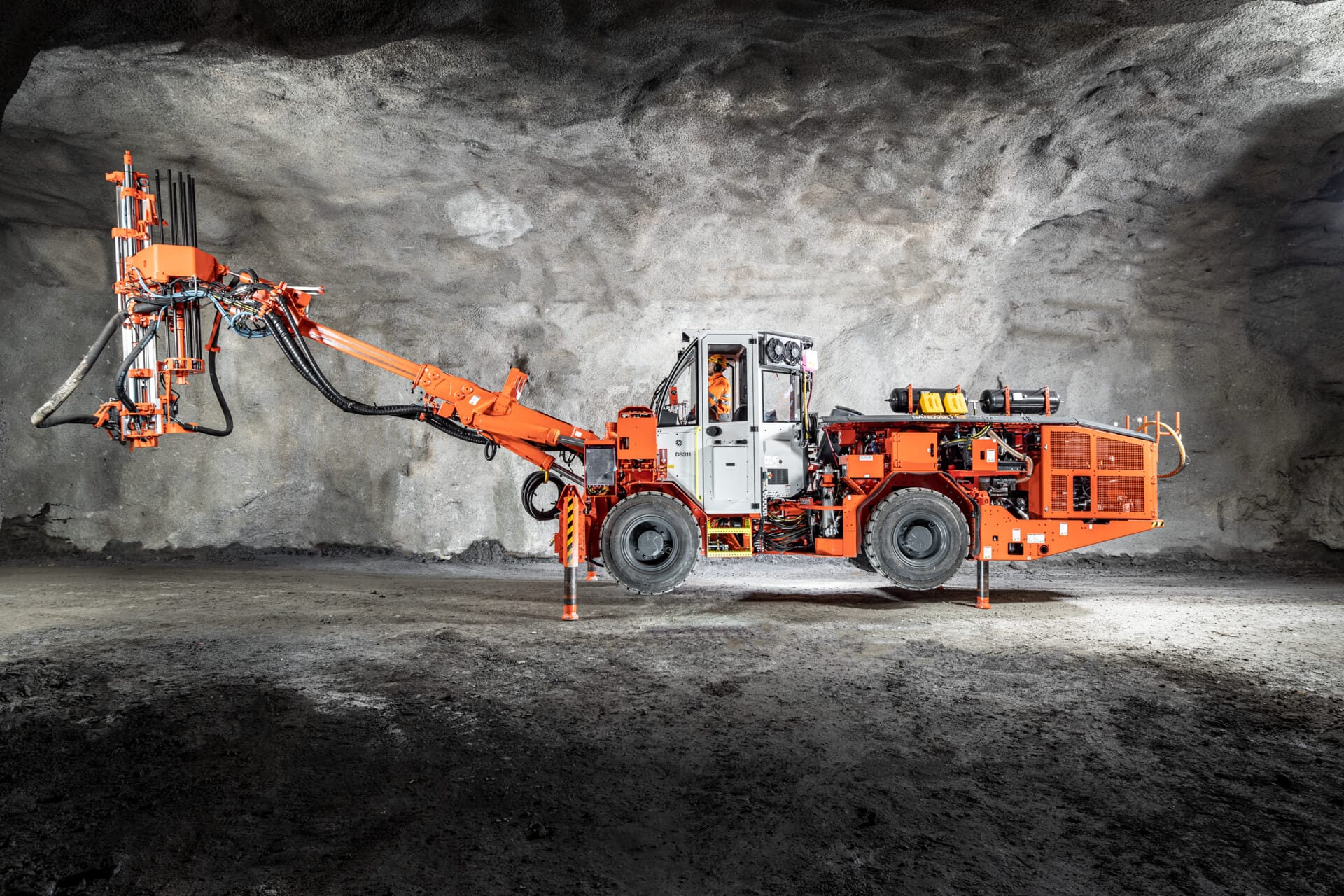 La Cantera Desarrollos Mineros, uno de los principales contratistas de minería subterránea en México, ha seleccionado a Sandvik Mining para suministrar 64 unidades de equipos de minería subterránea.