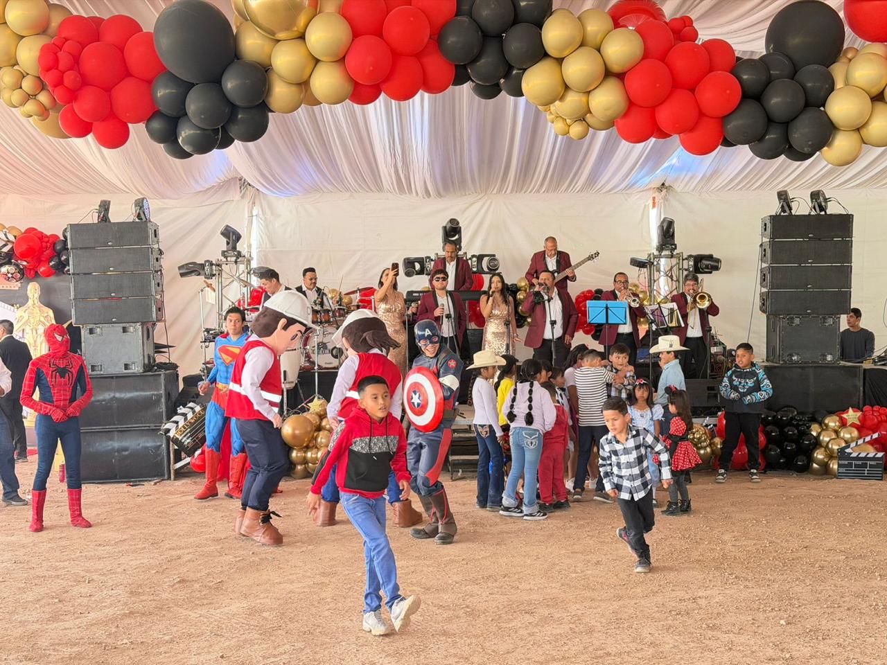 Orla Camino Rojo celebra el Día de la Familia con temática Hollywood junto a colaboradores y comunidades vecinas