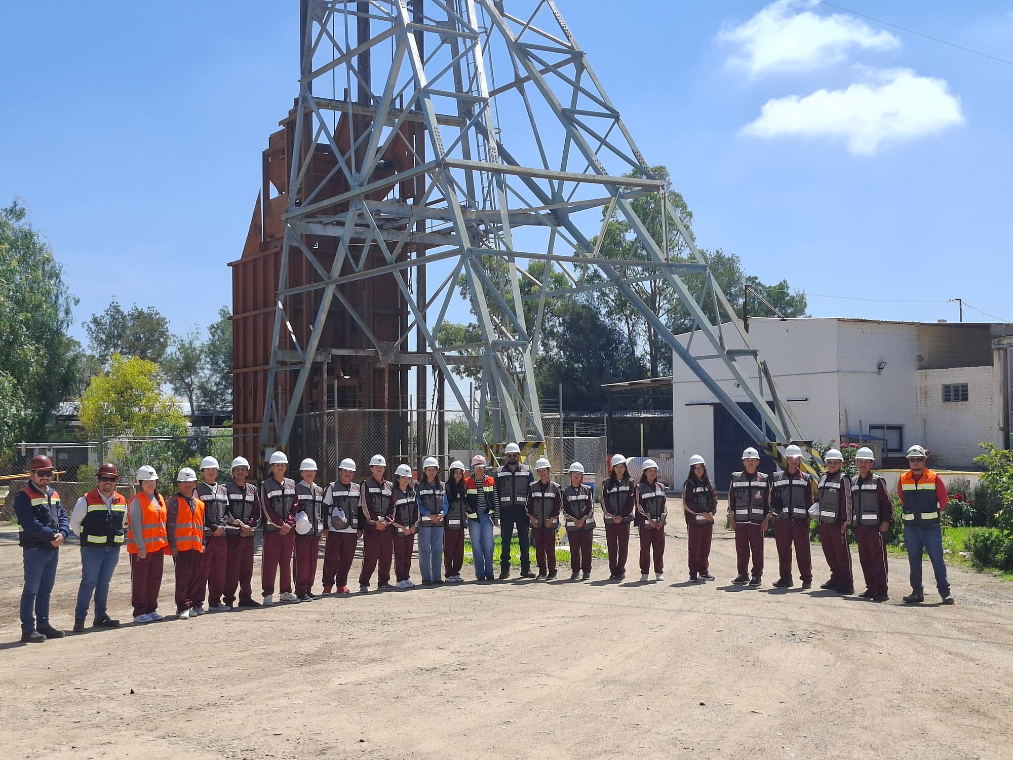 Arian Silver fortalece la vinculación académica con Cecyte Saucito durante la Semana de la Minería