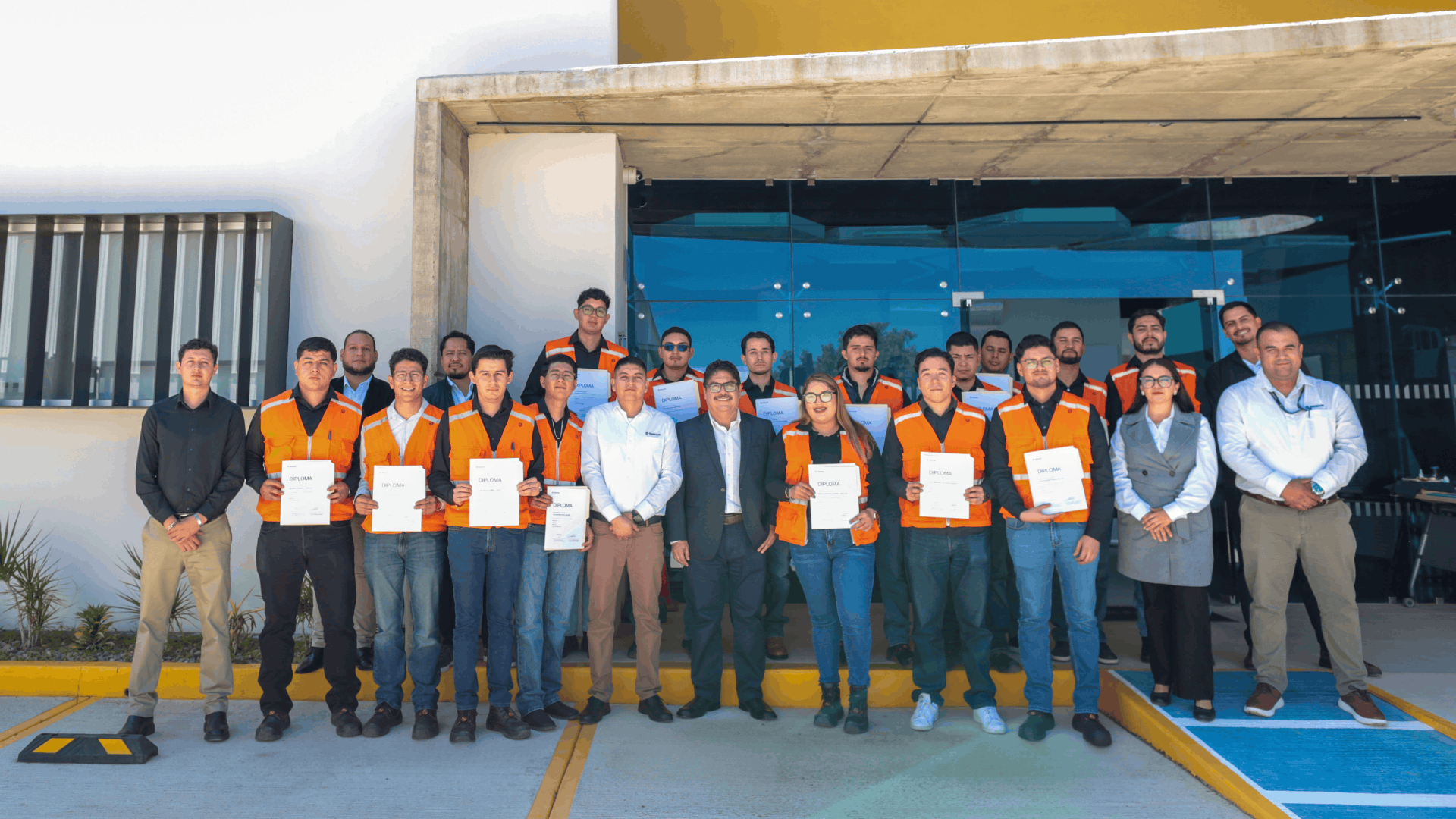 Sandvik impulsa la formación de talento técnico en Zacatecas con 15 nuevos graduados
