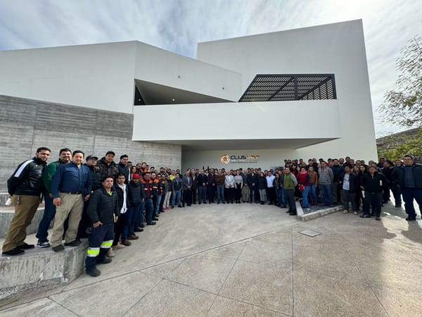 Plática Plenaria: Desafíos del minado a profundidad aplicando hundimineto por Sub-Níveles. Realizado por el Comité del Innovación y Tecnología.