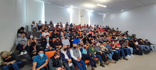 Participa Sergio Flores en Panel Los Retos Actuales de la Minería de la UTZAC