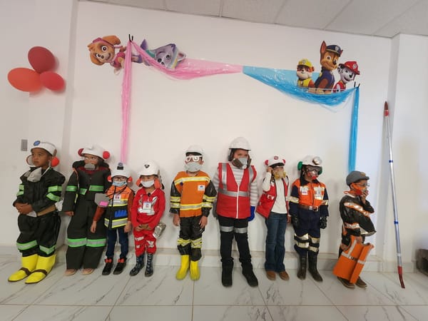 Festejan a los Niños en su día en Arian Silver