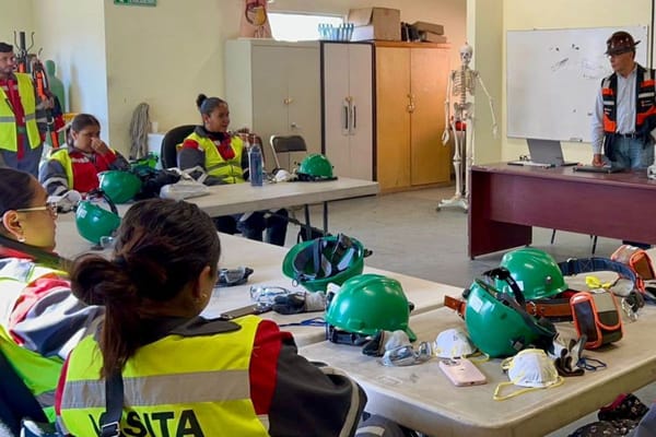 Alumnos de la UTZAC realizan prácticas profesionales en Capstone Copper