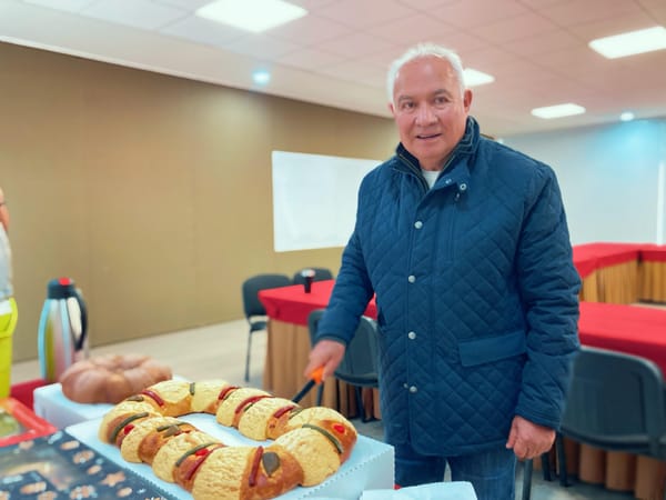 El Edificio Clusmin Retoma Actividades con Rosca de Reyes