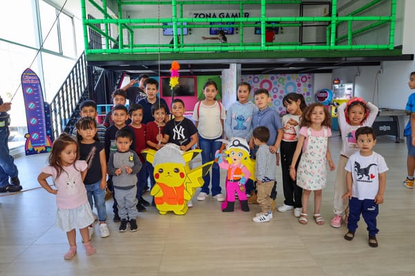 Celebra Arian Silver a niños en su día