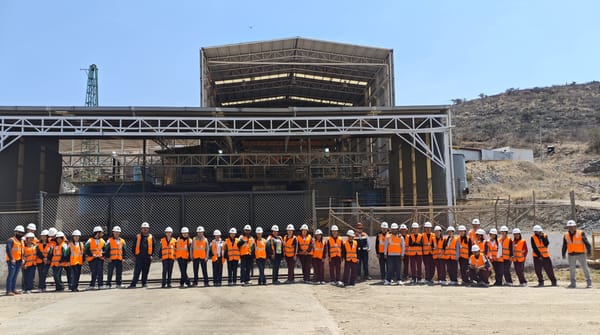 Viven estudiantes una experiencia transformadora en la Semana de la Minería en Arian Silver