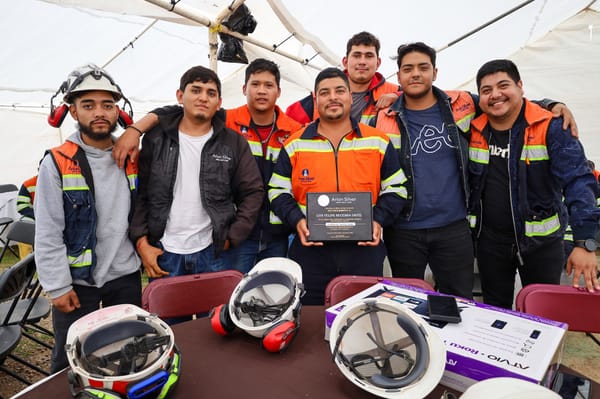 Reconoce Arian Silver a Mineros en su día