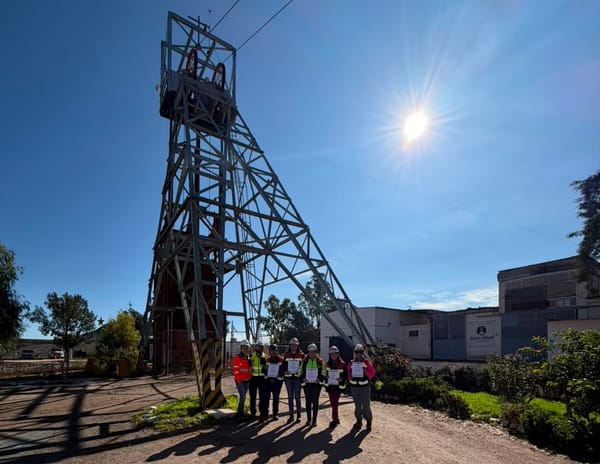 Seis colaboradores de Arian Silver obtienen doble certificación y fortalecen la capacitación interna