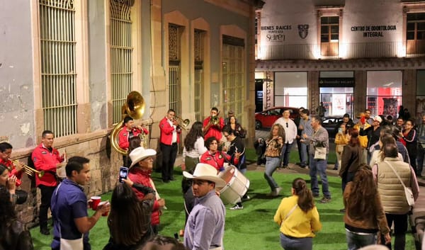 La Callejoneada fortalece la convivencia y el intercambio entre participantes de la RIM